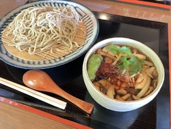 うだるような暑...