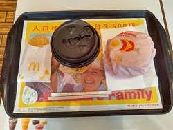 朝食を食べに寄...
