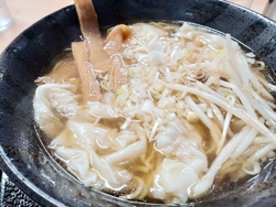 こんな所にらー...