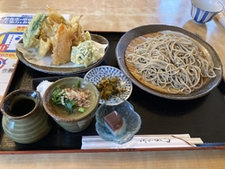 三度目の訪店で...