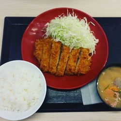ロースカツ定食...