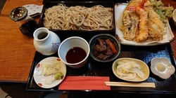 お昼時に伺いま...