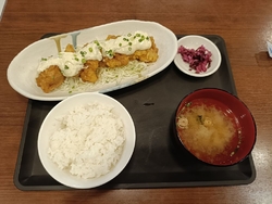 ランチで鶏南蛮...
