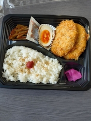 お昼のお弁当に...