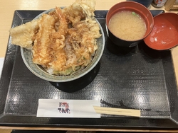 昼ごはんに久々...
