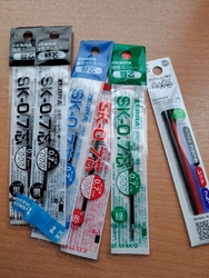 違うメーカーの...
