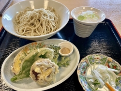 道の駅の対面。...