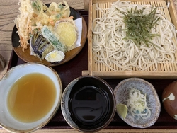 平日の昼どきに...