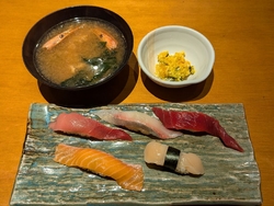 ランチは、にぎ...