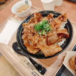 こちらの豚カル...