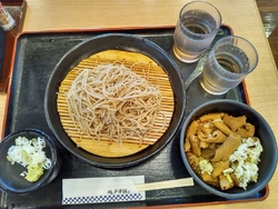 お昼を食べに行...