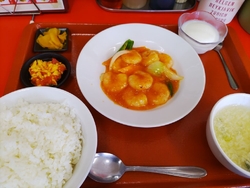 エビチリとチン...