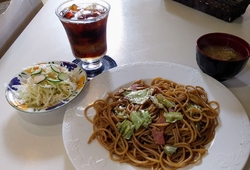 平日11時頃訪...