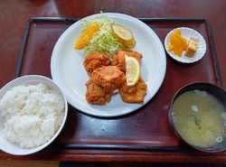 今日のお昼に仲...