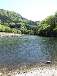 川治温泉街の男...