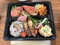 お友達がお弁当...