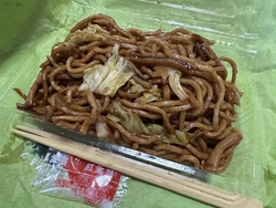 お昼に焼きそば...