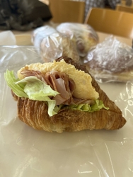 お昼時に行きま...