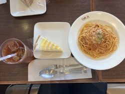 ビレッジ内の飲...