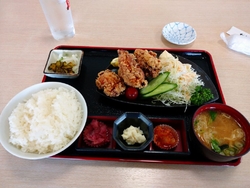 お昼に唐揚げラ...