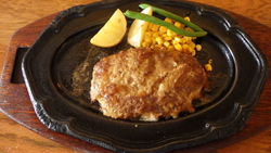 お昼を食べに寄...