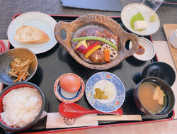 ハンバーグが肉...