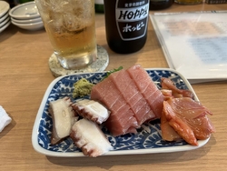 昼飲み最高〜！...