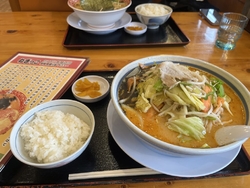 雪がちらほらと...