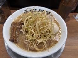 ラーメンギタギ...