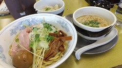ラーメンや限定...