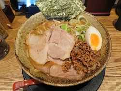 注文はタブレッ...