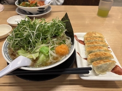家族と丸源西川...