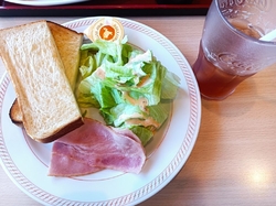 モーニングを食...