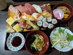 ランチに食べに...