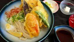 休日の13:3...