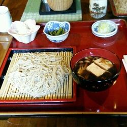 山奥にあるそば...