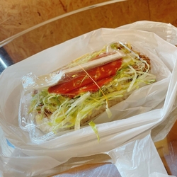お昼にタコライ...