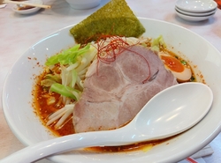 お店の前は何度...