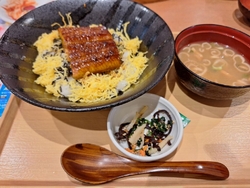 息子は贅沢にふ...