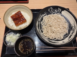 お店の前を通っ...