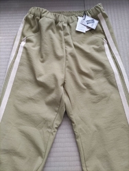 春らしいパンツ...