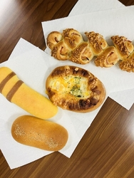 店内は、アンテ...