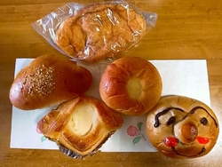 「カレーパン」...