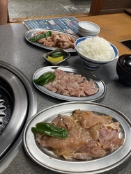 近くのホテルに...
