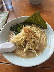 お昼前に初訪問...