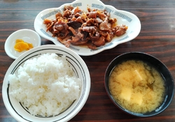 ホルモンW定食...