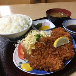 とんかつ定食で...