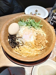 私はまぜそばを...