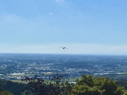 青空と山々の緑...