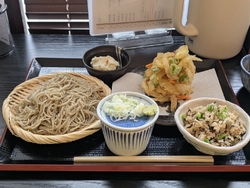 古い民家をリフ...
